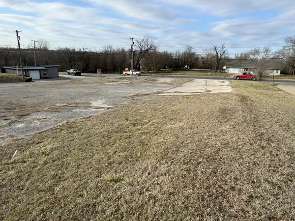 312 East ST, Stockton, MO 65785