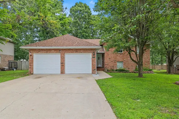 1019 Daniels ST, Aurora, MO 65605