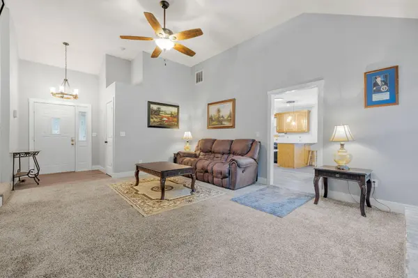 1019 Daniels ST, Aurora, MO 65605