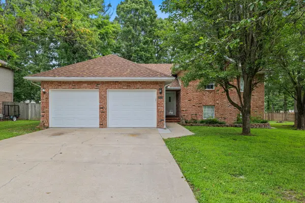 1019 Daniels ST, Aurora, MO 65605