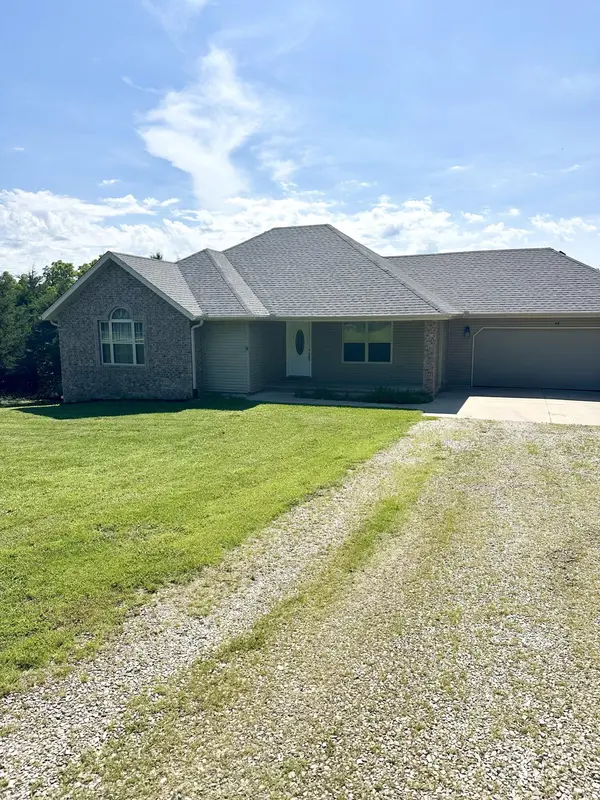 48 Drop Tine DR, Strafford, MO 65757