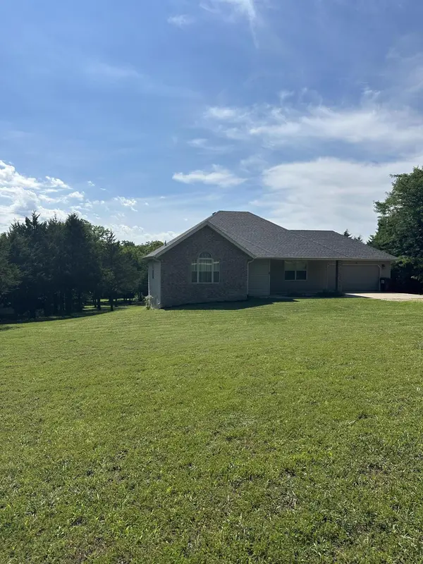 48 Drop Tine DR, Strafford, MO 65757