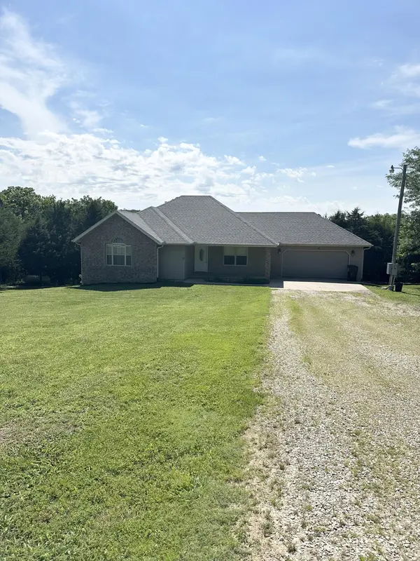 48 Drop Tine DR, Strafford, MO 65757