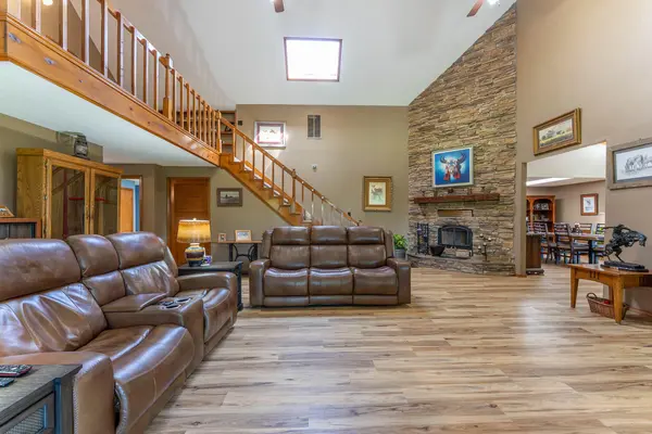 506 Hansen LN, Gainesville, MO 65655