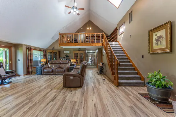 506 Hansen LN, Gainesville, MO 65655