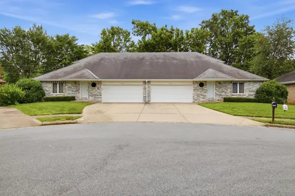 4044 4046 S Miranda CT, Springfield, MO 65807