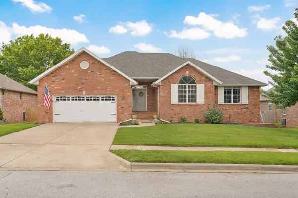 830 E Rachael DR, Republic, MO 65738
