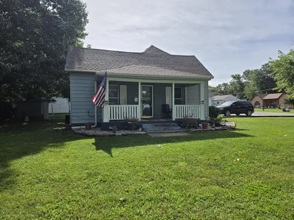 830 S Park AVE, Aurora, MO 65605