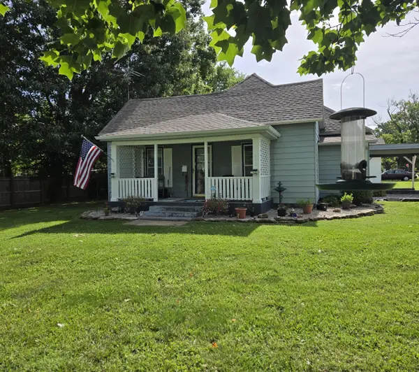 830 S Park AVE, Aurora, MO 65605