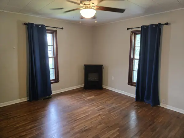 830 S Park AVE, Aurora, MO 65605