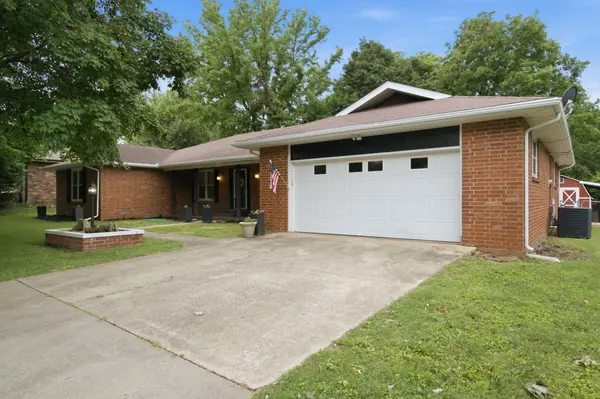 4017 S Fairway AVE, Springfield, MO 65804