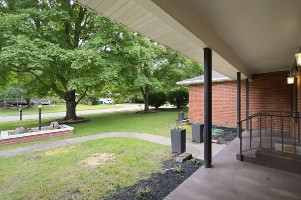 4017 S Fairway AVE, Springfield, MO 65804