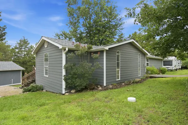 20492 Ponderosa LN, Flemington, MO 65650