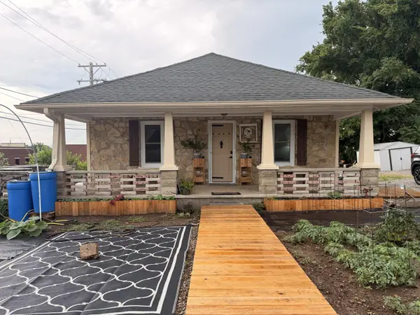 112 S High ST, Stockton, MO 65785