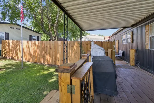 1309 Lucinda LN, Stockton, MO 65785