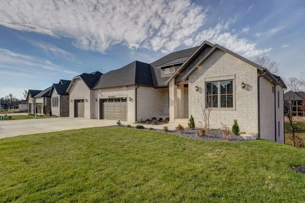 6041 S Dollison AVE, Springfield, MO 65810