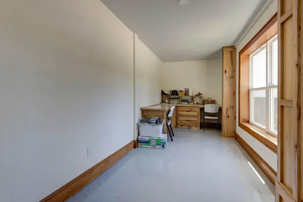 2210 Diggins RD, Seymour, MO 65746