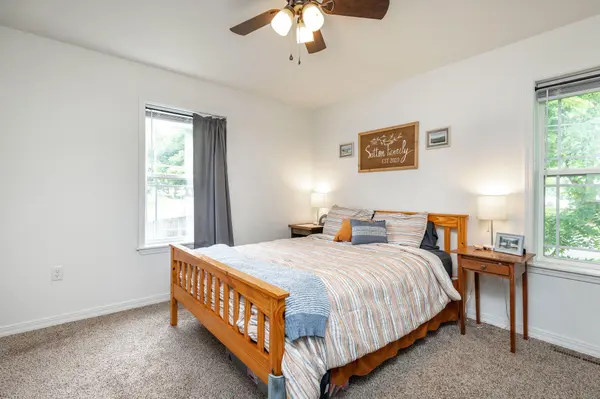 102 Winston LN, Hollister, MO 65672