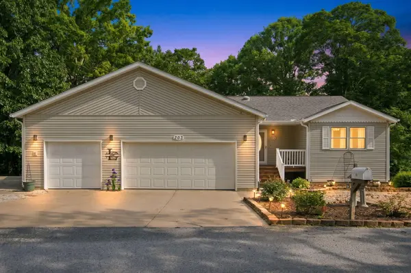 203 Queensberry DR, Branson West, MO 65737