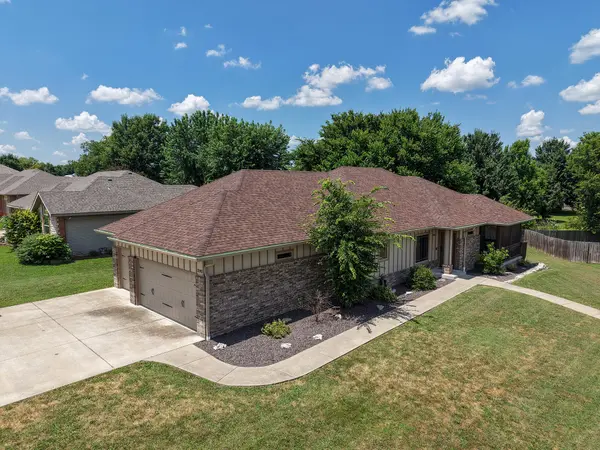 3193 W Grandview ST, Springfield, MO 65803