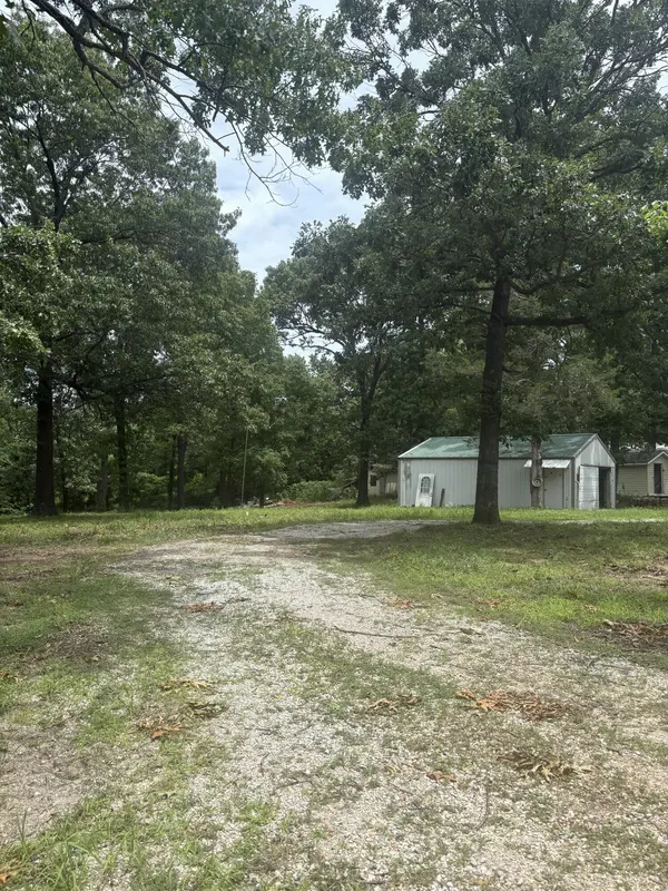 6962 Olive LN, Neosho, MO 64850