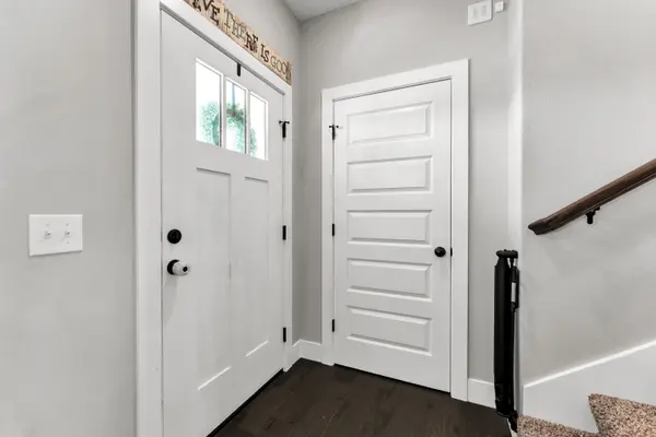 841 E Acacia LN, Nixa, MO 65714