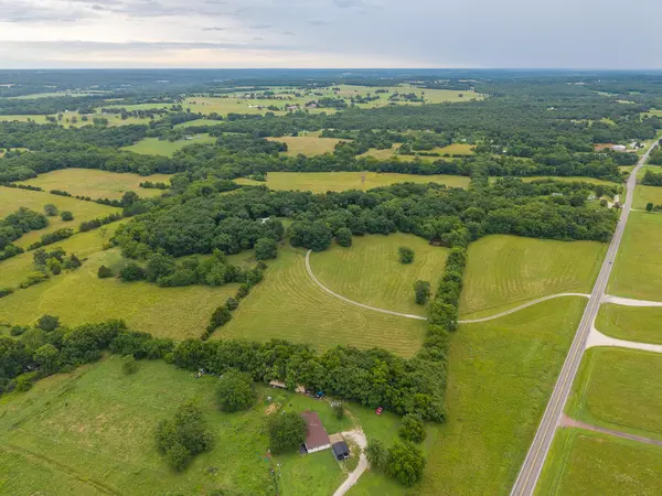 4 State Highway 32, Stockton, MO 65785