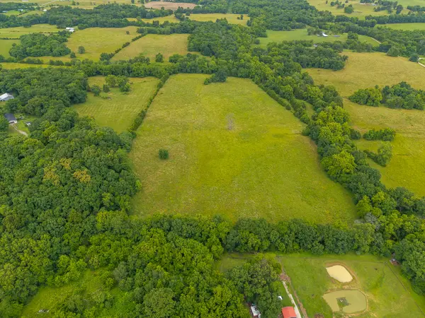 5 State Highway 32, Stockton, MO 65785