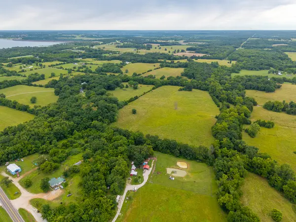 6 State Highway 32, Stockton, MO 65785