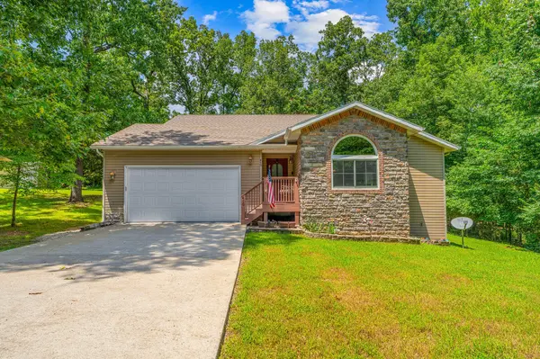 450 Hobart DR, Forsyth, MO 65653