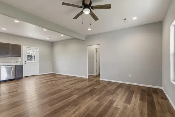 155 W Bluegrass ST, Rogersville, MO 65742