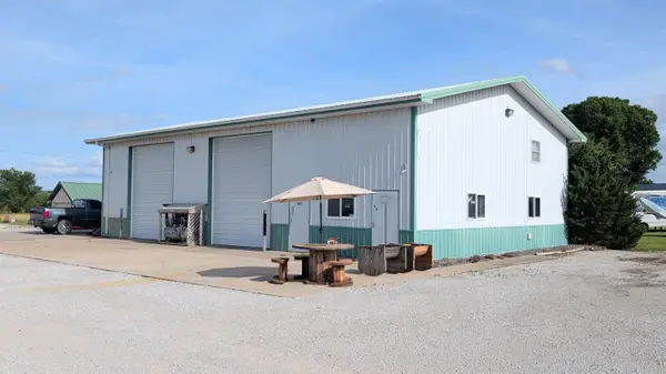 3055 S 32 HWY, El Dorado Springs, MO 64744