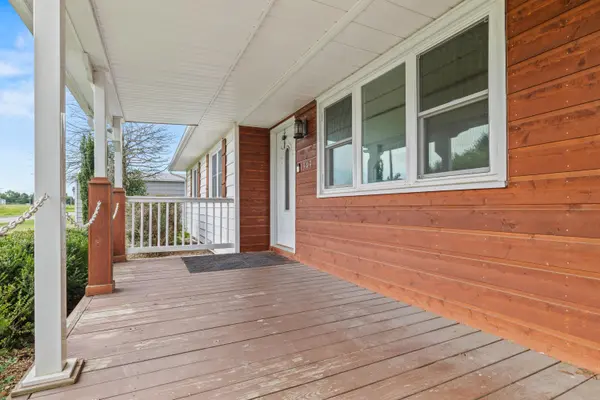 1343 Woodlawn AVE, Mt Vernon, MO 65712