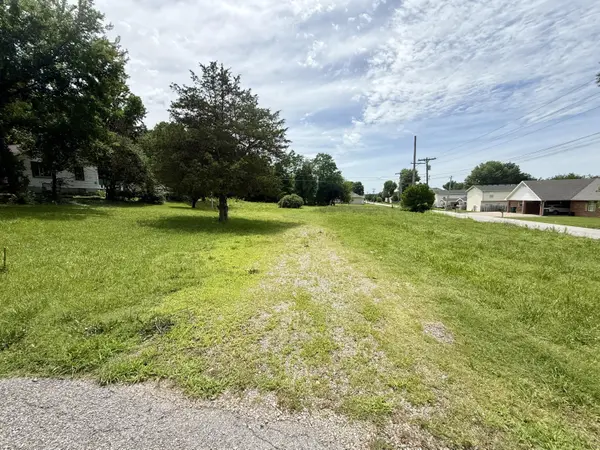 355&357 Roberts DR, Mt Vernon, MO 65712