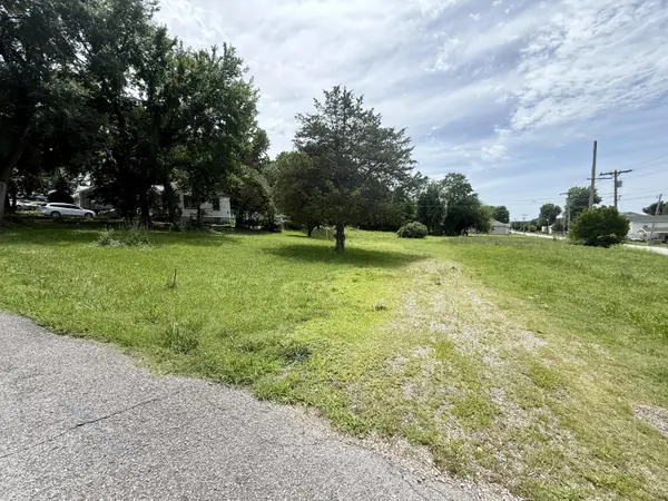 355&357 Roberts DR, Mt Vernon, MO 65712