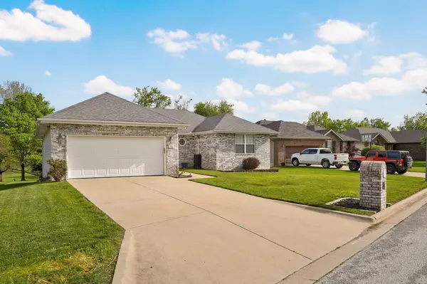 991 W Bates DR, Nixa, MO 65714