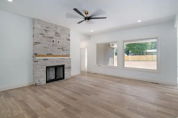 2950 W Marty ST, Springfield, MO 65810