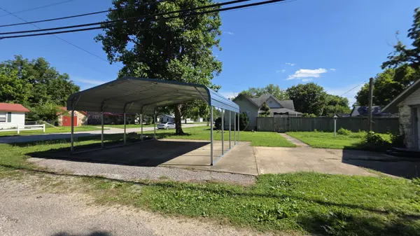 517 S Adams AVE, Aurora, MO 65605