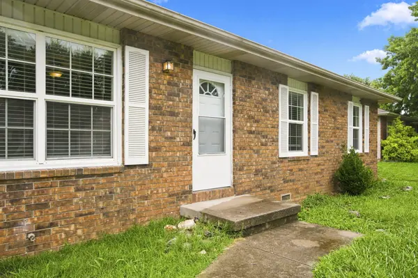 511 E Dyann DR, Nixa, MO 65714