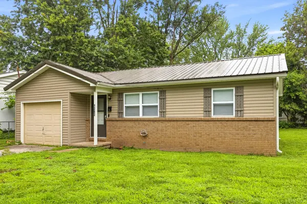 1262 S Estate AVE, Springfield, MO 65804