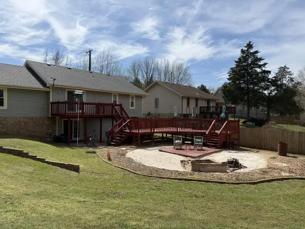 1509 E Hartley ST, Ozark, MO 65721