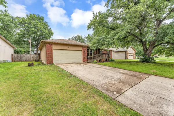 1375 E Dunkirk ST, Springfield, MO 65804