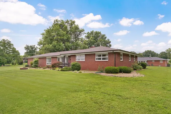 635 Valley View DR, Mt Vernon, MO 65712
