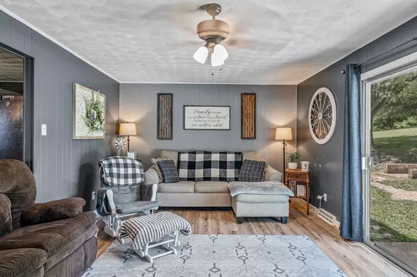 8675 S State Highway 5, Ava, MO 65608