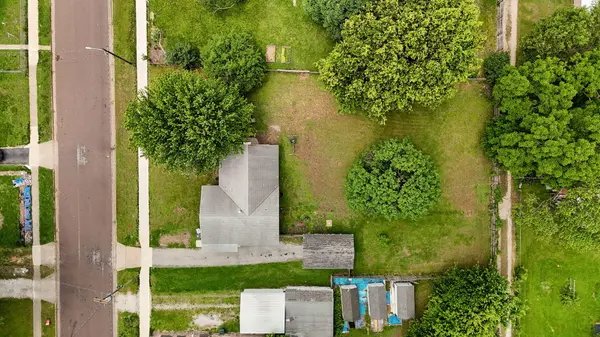 2021 W Olive ST, Springfield, MO 65802