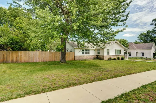 2021 W Olive ST, Springfield, MO 65802