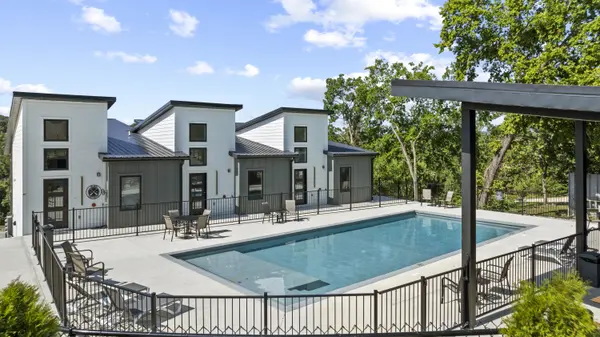 228 Vacation LN #2, Reeds Spring, MO 65737