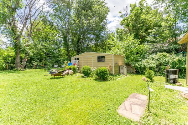 425 Monroe ST, Thayer, MO 65791