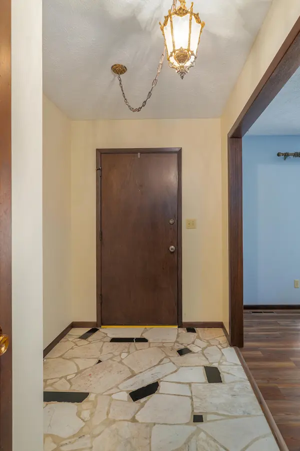 2841 E Normandy ST, Springfield, MO 65804