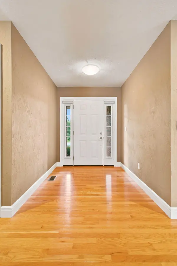395 S Yellowwood DR, Springfield, MO 65809